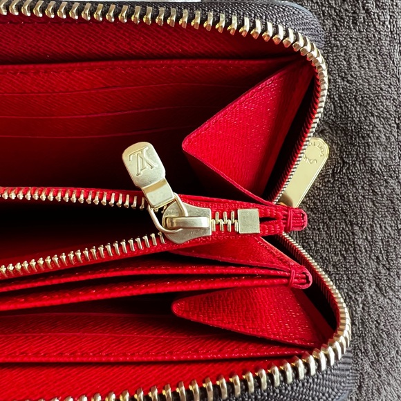 LOUIS VUITTON MONOGRAM ZIPPY WALLET LONG - Picture 8 of 14